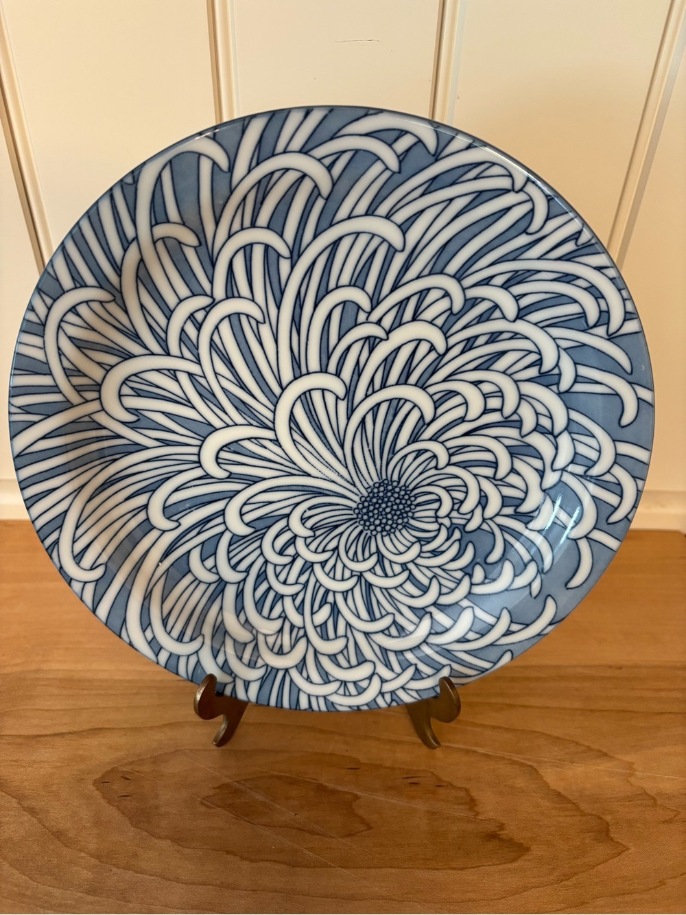Vintage Blue & White Floral Ceramic Chrysanthemum Asian Dish 7.75”